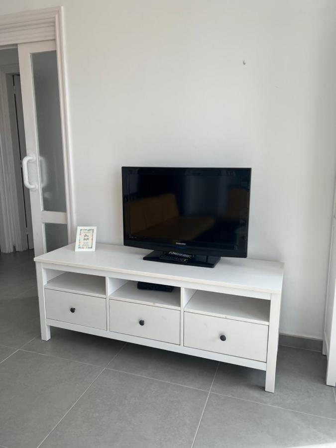 Edificio Playa Chica Apartment เอลเมดาโน ภายนอก รูปภาพ