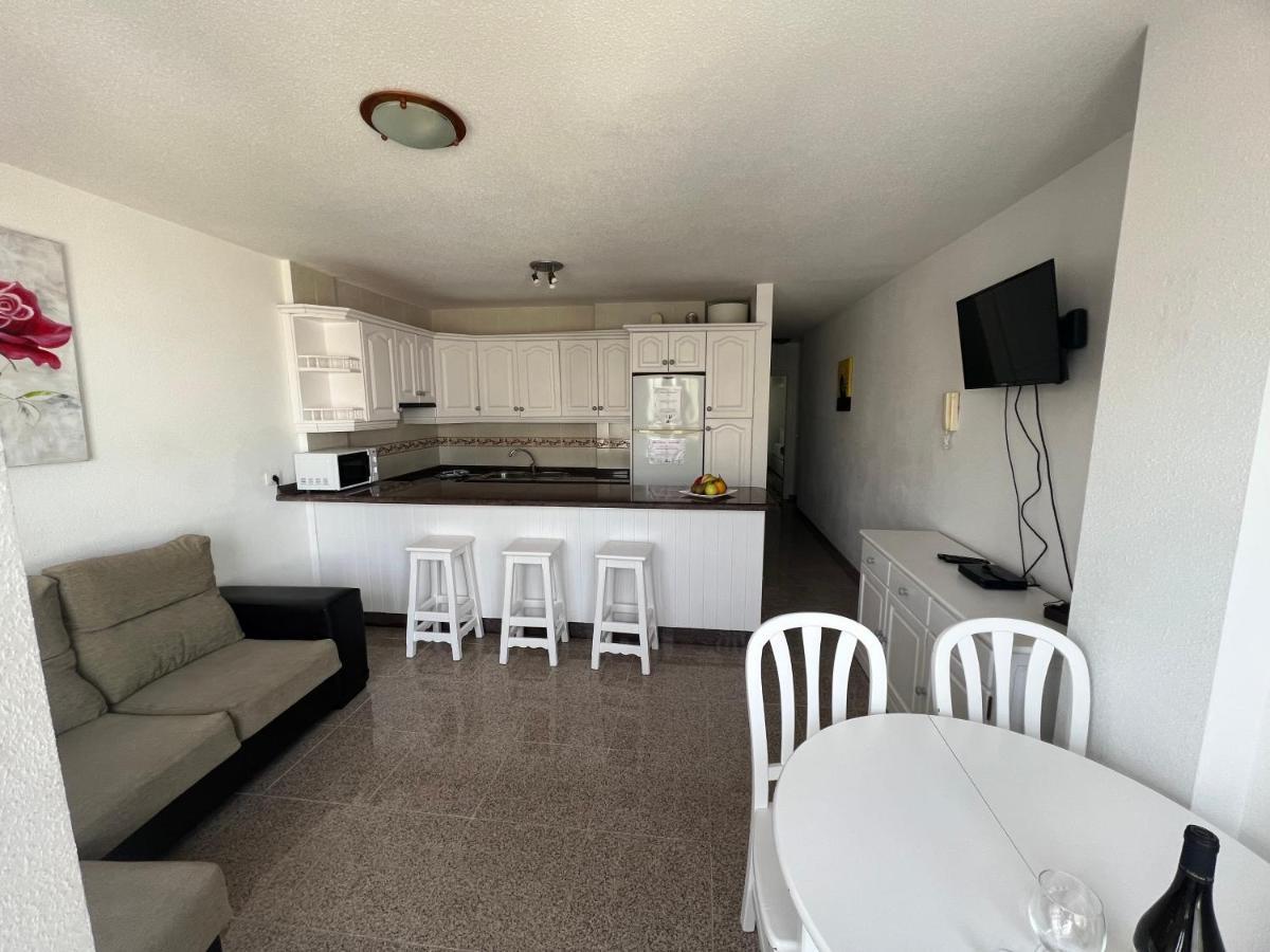 Edificio Playa Chica Apartment เอลเมดาโน ภายนอก รูปภาพ