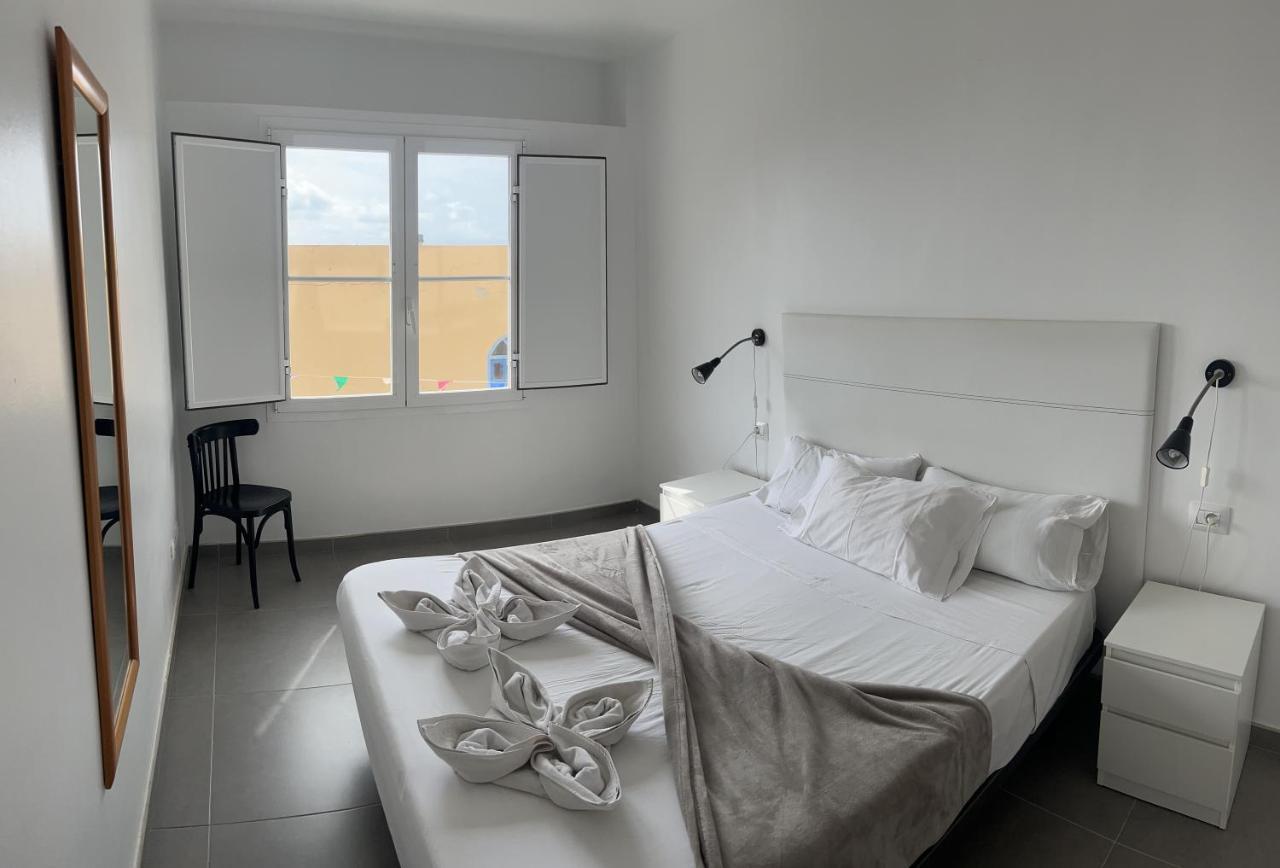Edificio Playa Chica Apartment เอลเมดาโน ภายนอก รูปภาพ