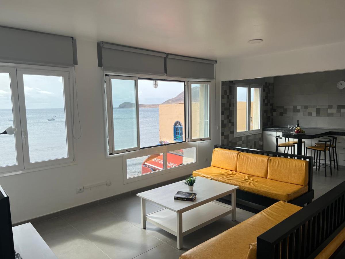 Edificio Playa Chica Apartment เอลเมดาโน ภายนอก รูปภาพ