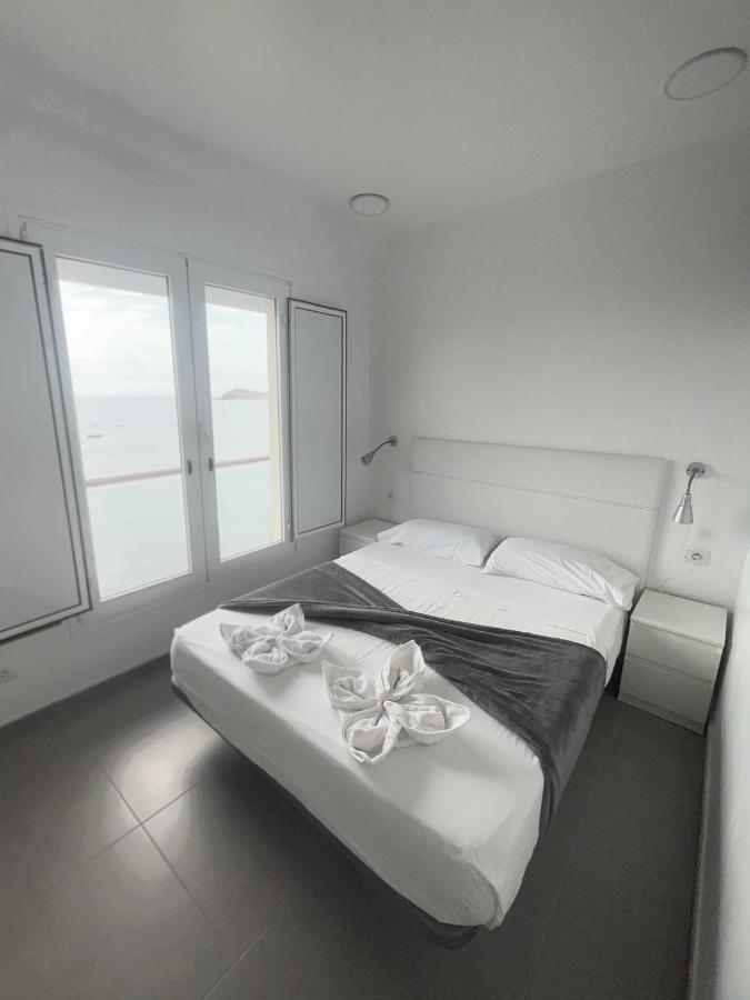 Edificio Playa Chica Apartment เอลเมดาโน ภายนอก รูปภาพ