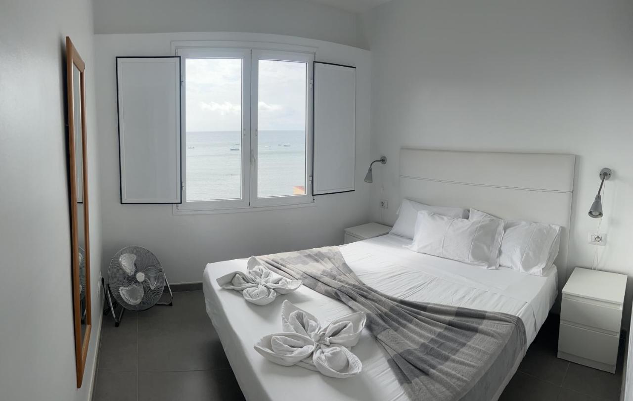 Edificio Playa Chica Apartment เอลเมดาโน ภายนอก รูปภาพ