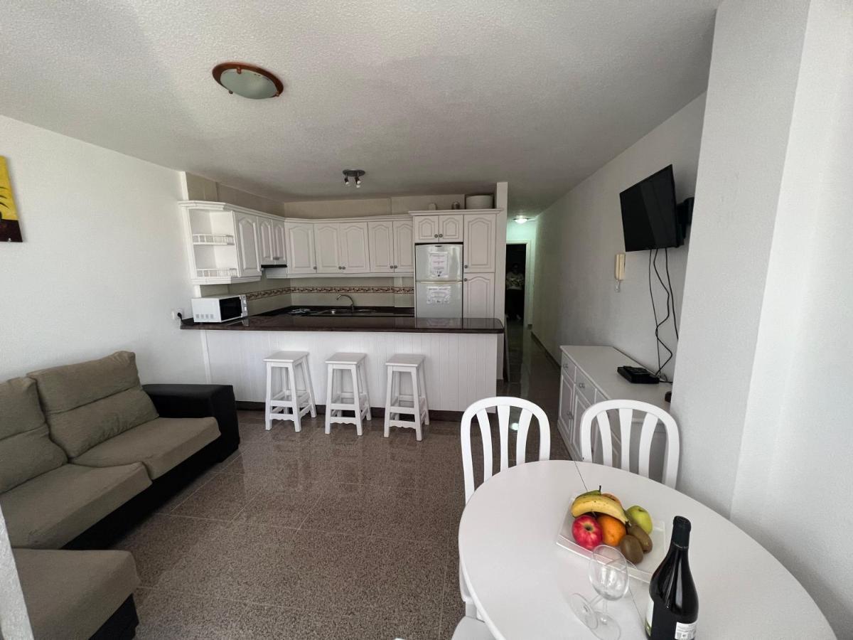Edificio Playa Chica Apartment เอลเมดาโน ภายนอก รูปภาพ