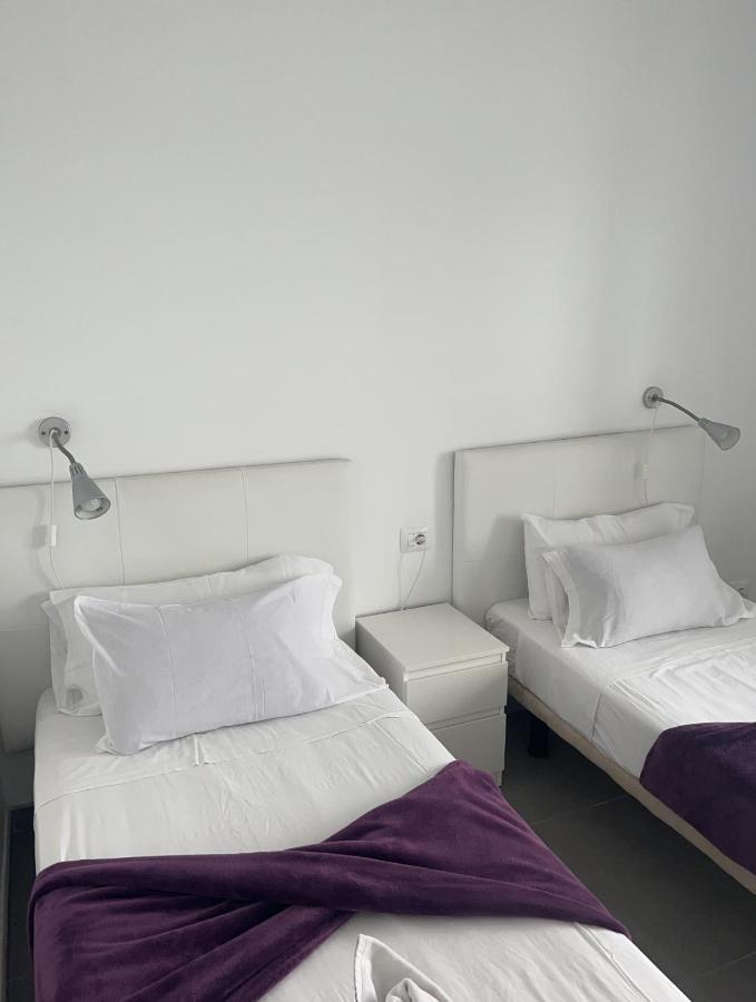 Edificio Playa Chica Apartment เอลเมดาโน ภายนอก รูปภาพ