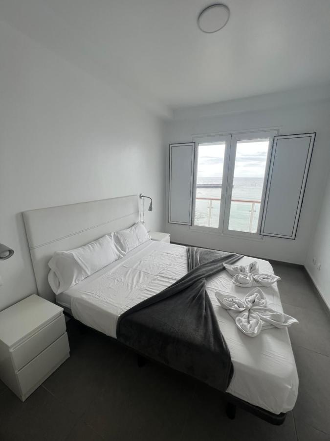 Edificio Playa Chica Apartment เอลเมดาโน ภายนอก รูปภาพ