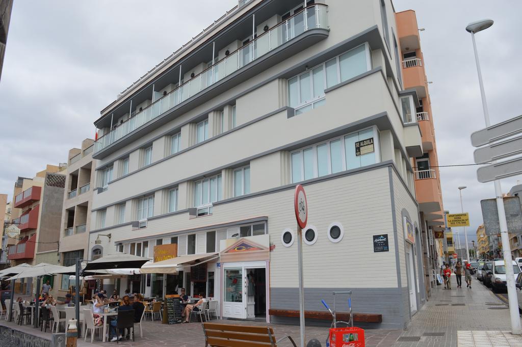 Edificio Playa Chica Apartment เอลเมดาโน ภายนอก รูปภาพ