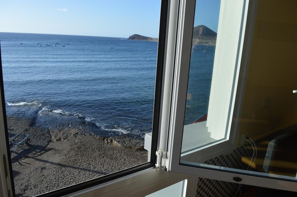 Edificio Playa Chica Apartment เอลเมดาโน ภายนอก รูปภาพ